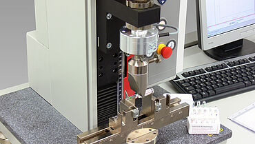 sistemleri Kırılabilir壶腹部icin ZwickRoell测试