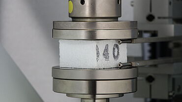 通用试验机硬泡沫按ISO 844压缩试验