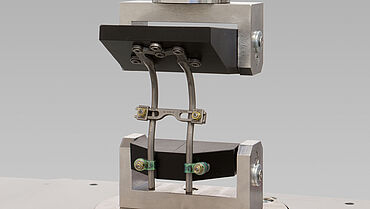 High cycle fatigue test of a spinal implant