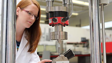 Conform to the ISO 14801 standard dental implant dynamic fatigue test