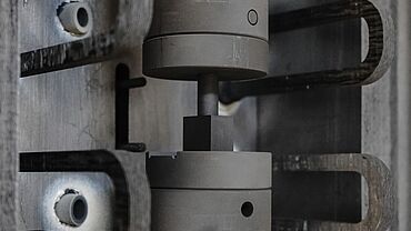 Pengujian kompresi篇CMC dalam ruang hampa