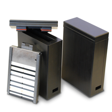 Used for modulation sample temperature of specimen holder