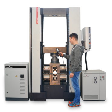 Máquina para ensaios 600 kN modernizada com garras hidráulicas Tipo 8597